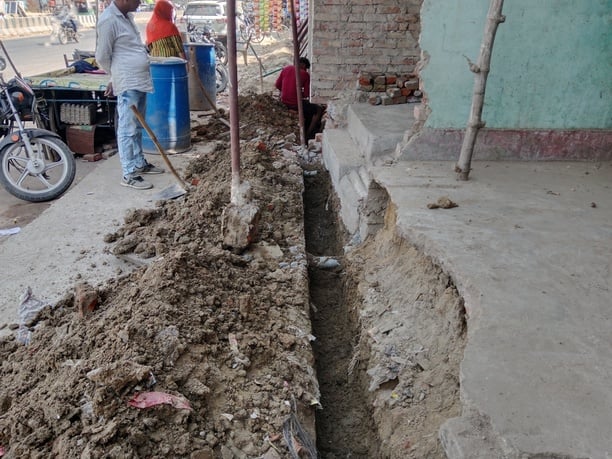 Prayagraj News: कौड़िहार में 5 साल से सूखे नल, गहराया पेयजल संकट