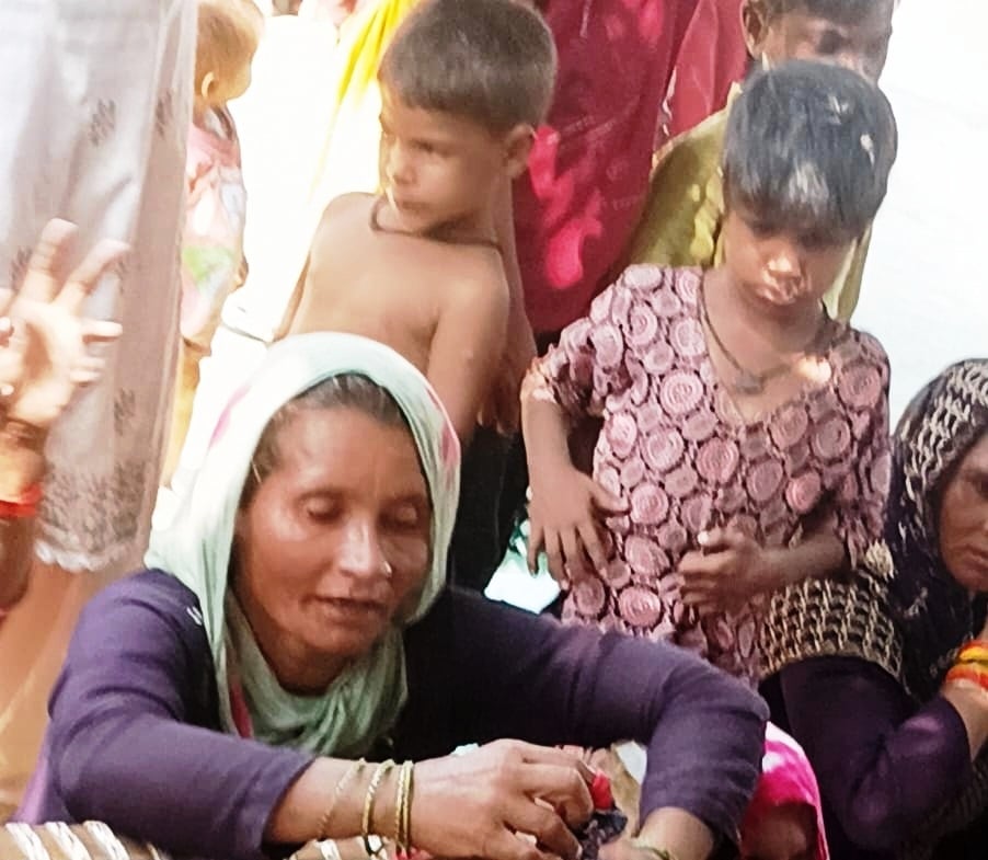 Kasganj News: बुखार आने के बाद दो सगे भाइयों की मौत