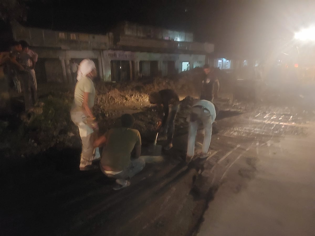 Agra News: डिप्टी सीएम का दौरा तय होते ही जागा प्रशासन, रातोंरात सुधारी बदहाल सड़क