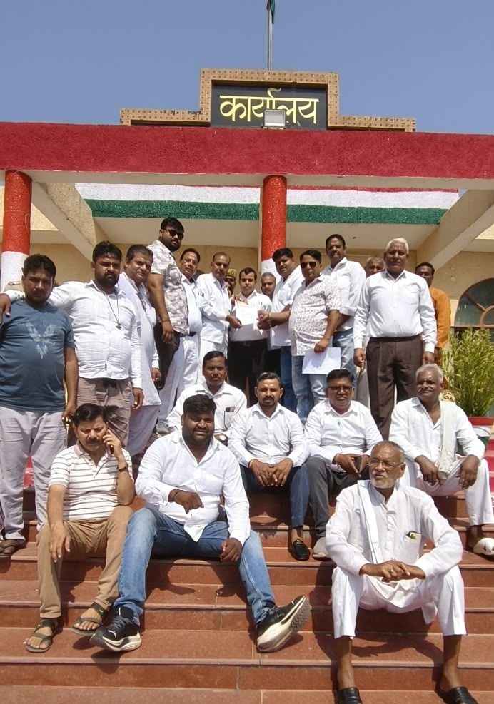 Firozabad News: यूपीआई भुगतान पर टैक्स लगाने के विरोध में व्यापारियों का प्रदर्शन