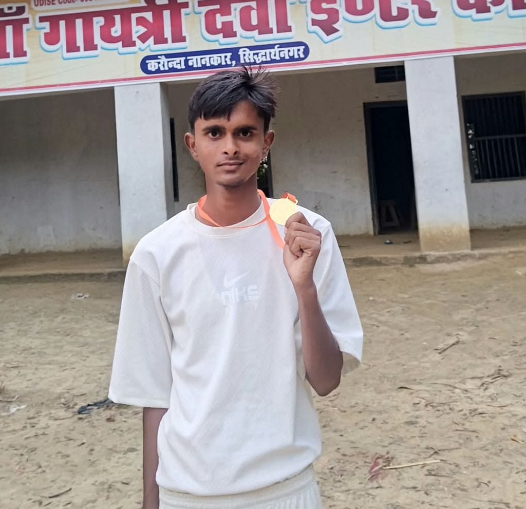 Siddharthnagar News: जनपदीय क्रिकेट टीम में छात्र का हुआ चयन