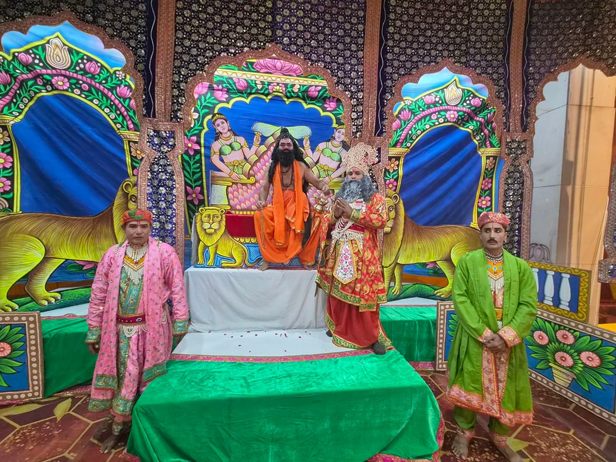 Ghaziabad News: विश्वामित्र के अयोध्या पहुंचने और ताड़का वध की लीला ने बांधा समां