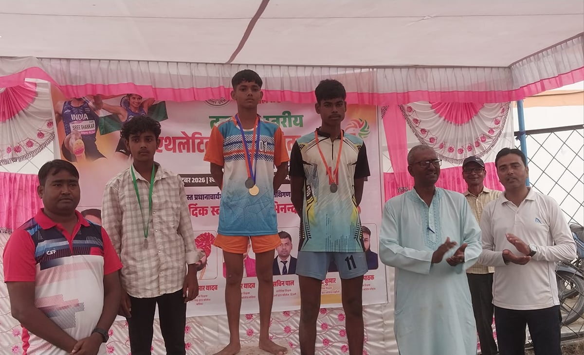 Ballia News: तहसील स्तरीय एथलेटिक्स में यश यादव का जलवा