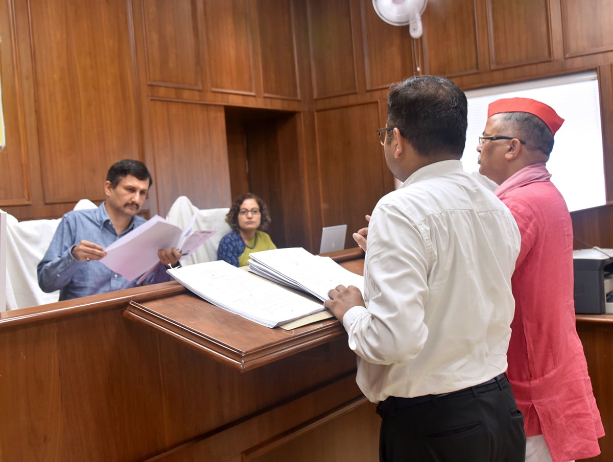 Lucknow News: छह नामांकन खारिज, सपा-भाजपा समेत 30 उम्मीदवारों के सही मिले नामांकन