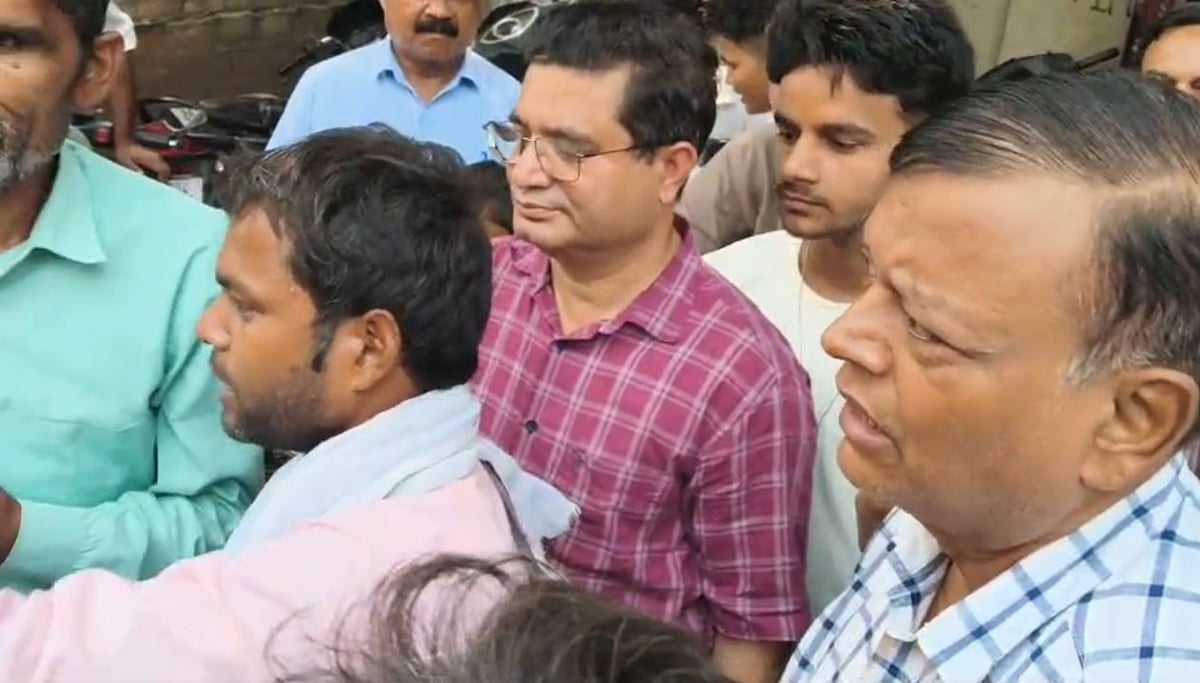 Budaun News: नैथू गांव में बुखार से हाहाकार, 20 दिन में बालक व दो किशोरियों सहित छह की मौत