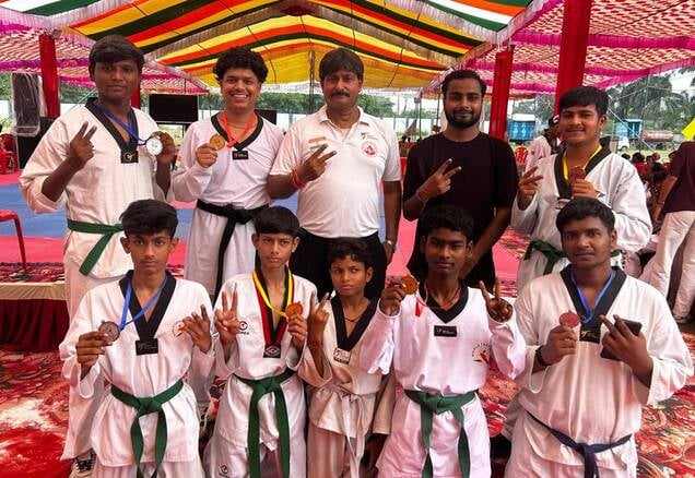 Agra News: गोरखपुर में आगरा के तीन ताइक्वांडो खिलाड़ियों ने जीते स्वर्ण