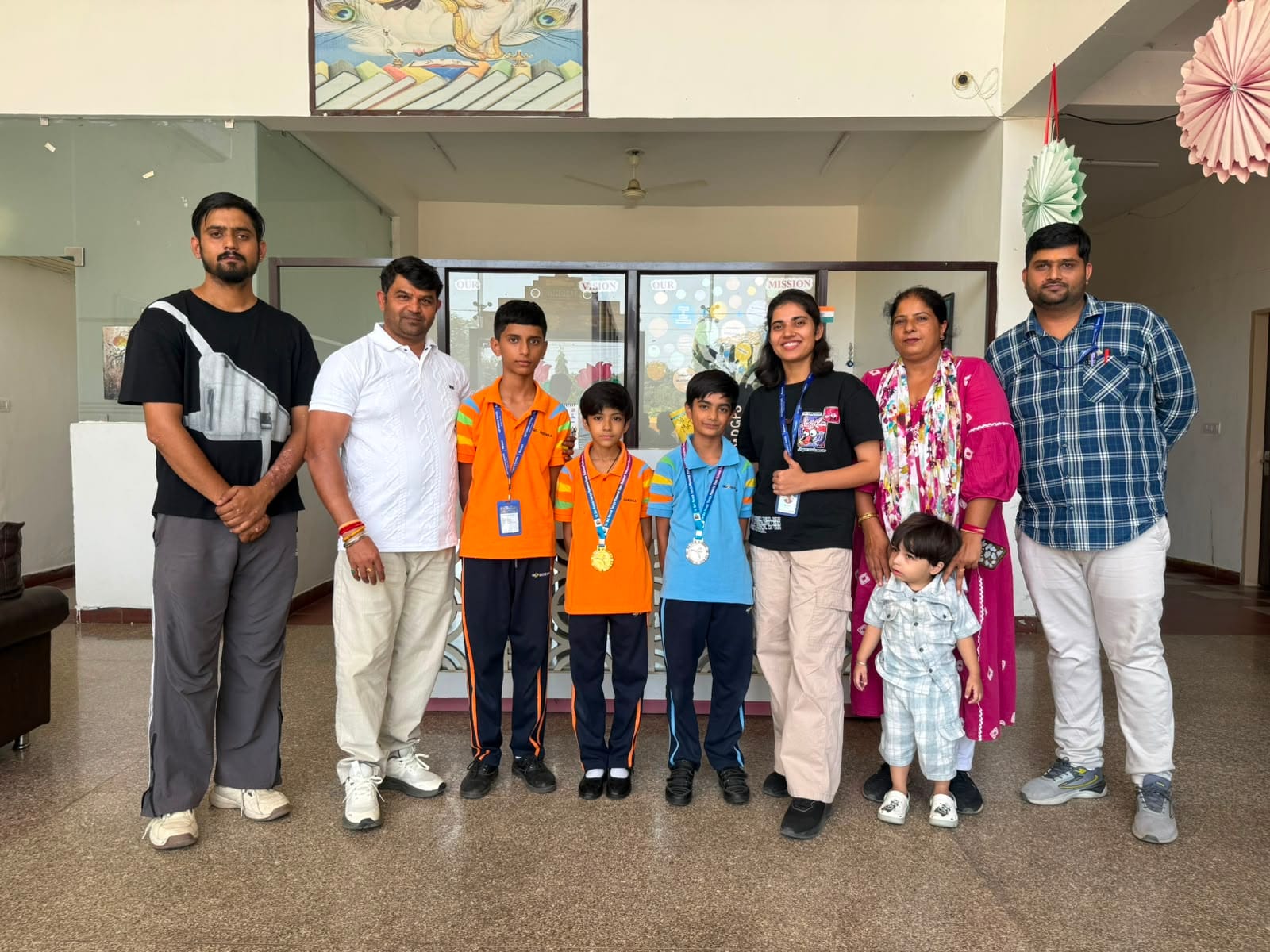 राष्ट्रीय ताइक्वांडो प्रतियोगिता में जीत हासिल करने पर खुशी जाहिर करते खिलाड़ी। स्रोत : कोच