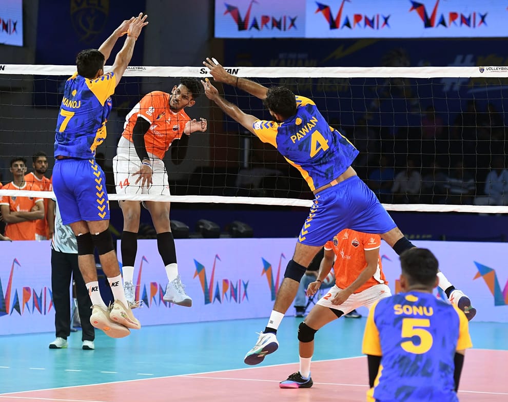 Namma Bengaluru Smashers defeated Hooghly Hitters 3-0.