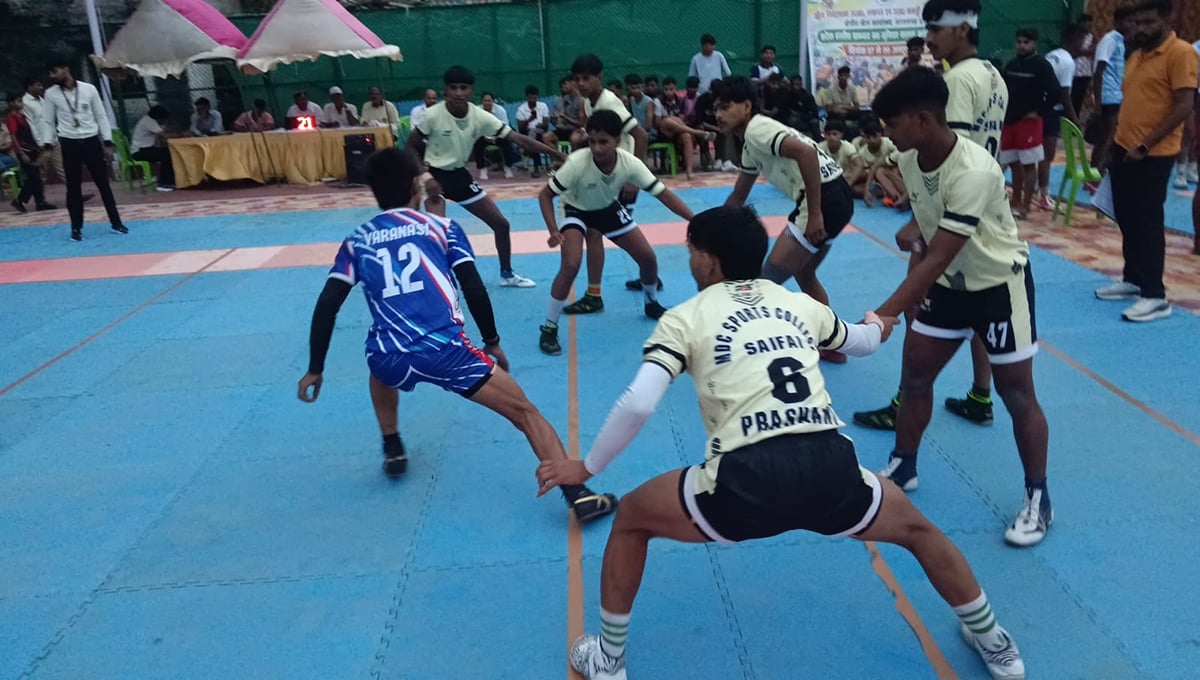 Azamgarh News: चित्रकूट ने वाराणसी और सहारनपुर ने मिर्जापुर को हराया