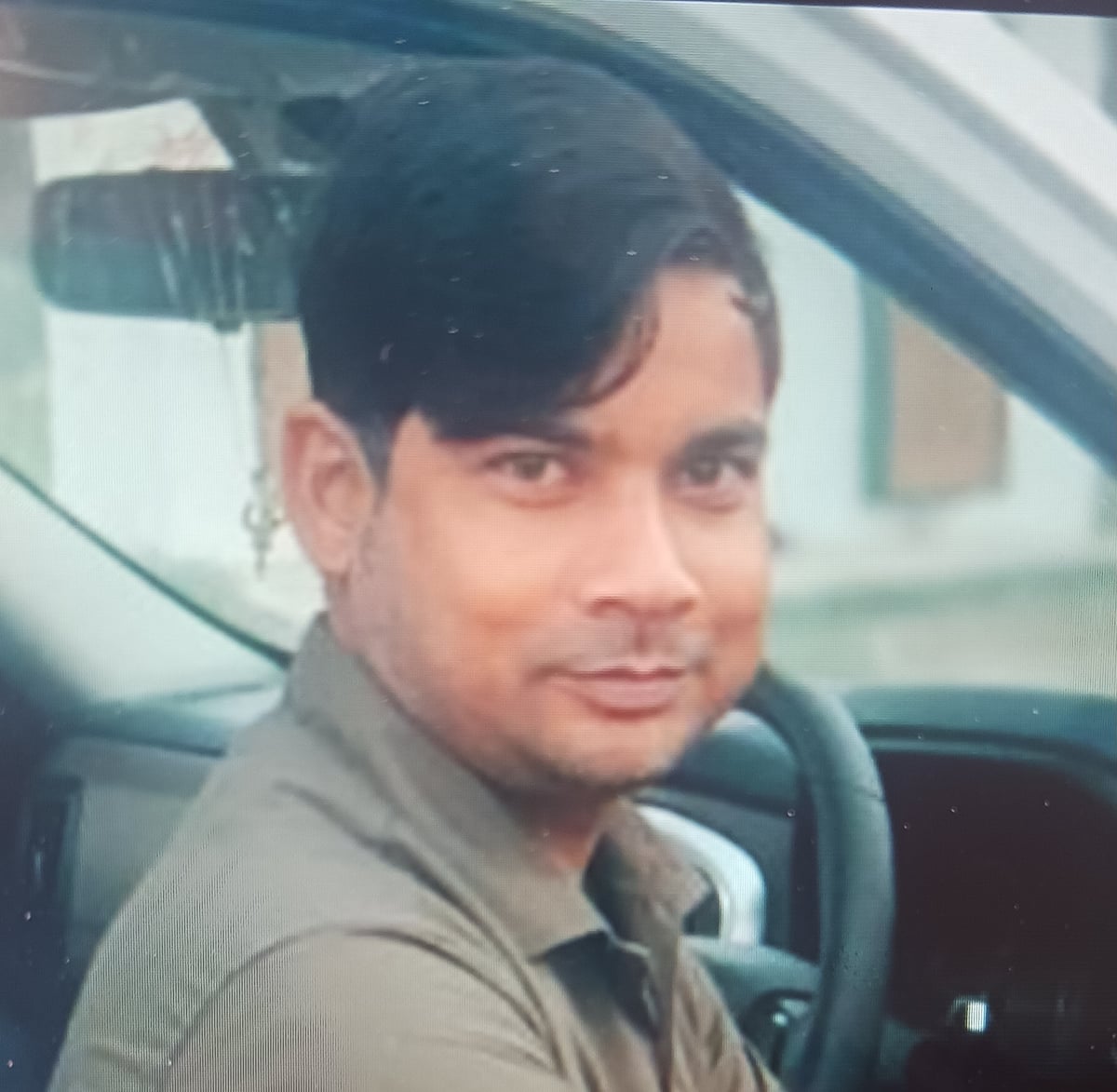 Hathras News: तेज रफ्तार ट्रैक्टर ने बाइक सवार को मारी टक्कर, मौत