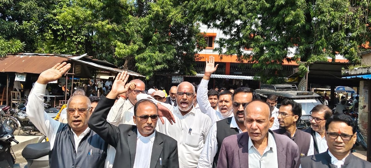 Deoria News: अविवक्ताओं ने किया बहिष्कार आंदोलन तेज करने की चेतावनी