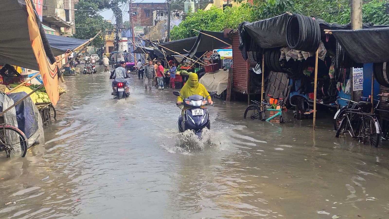 फोटो 17 - बारिश के बाद सोरों गेट क्षेत्र हुआ जलभराव। स्रोत : संवाद