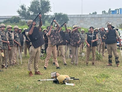 जलालाबाद में बलवा ड्रिल का अभ्यास करते पुलिसकर्मी। स्रोत : मीडिया सेल