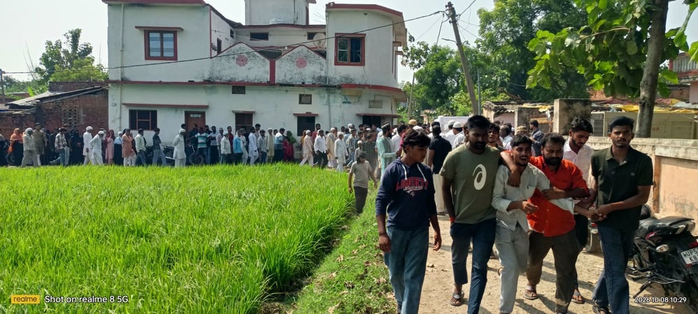 Deoria News: नई कार, नई खुशियां पर सड़क हादसे ने एक झटके में सब छीन लिया