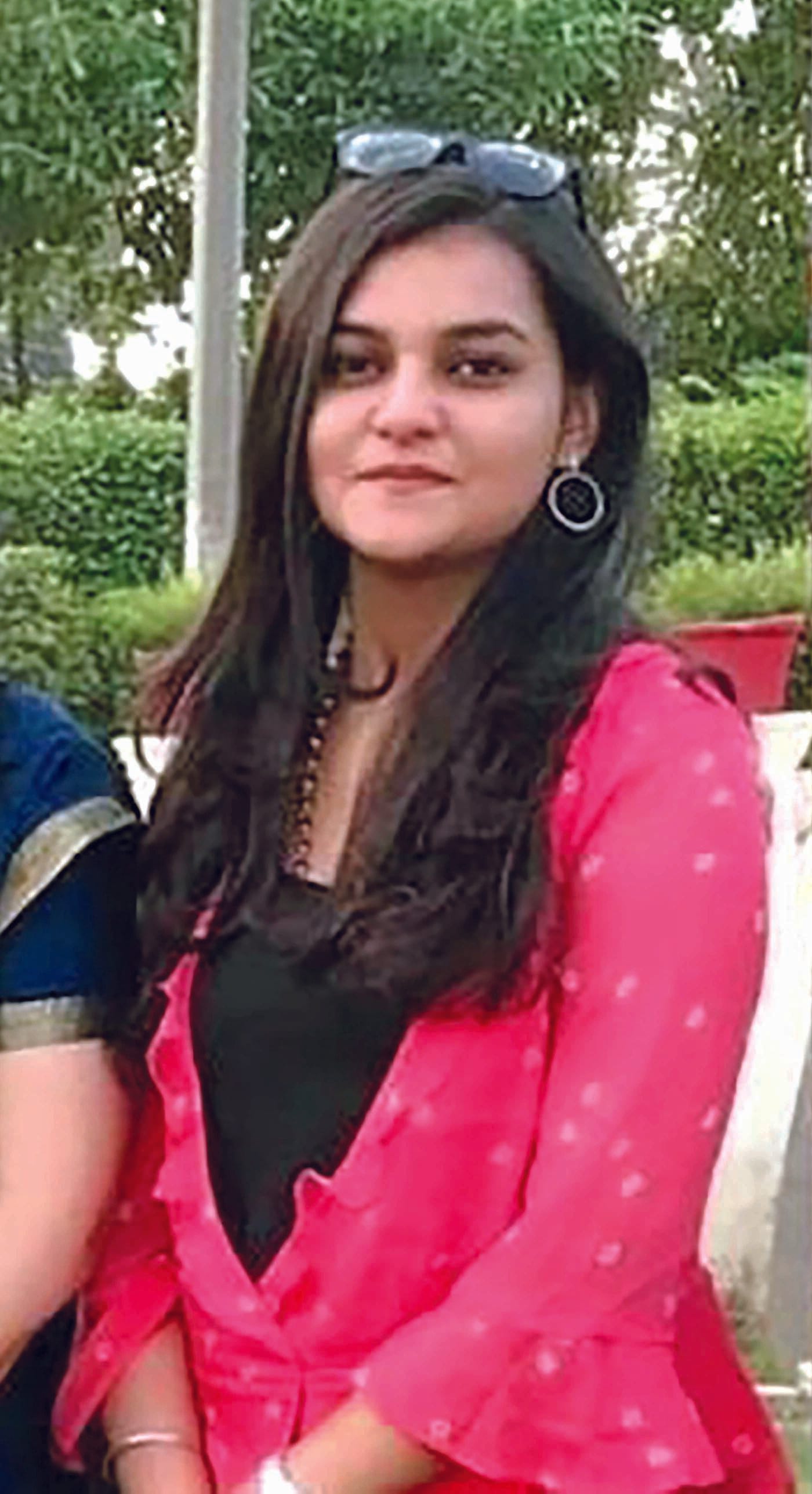 नीवा दुग्गल। 