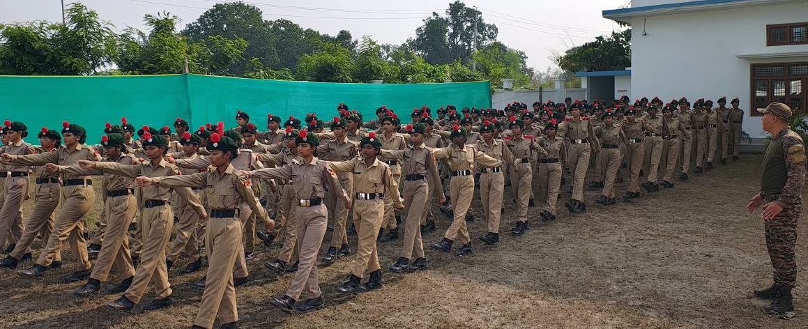 Ayodhya News: एनसीसी कैडेटों ने किया फायरिंग का अभ्यास