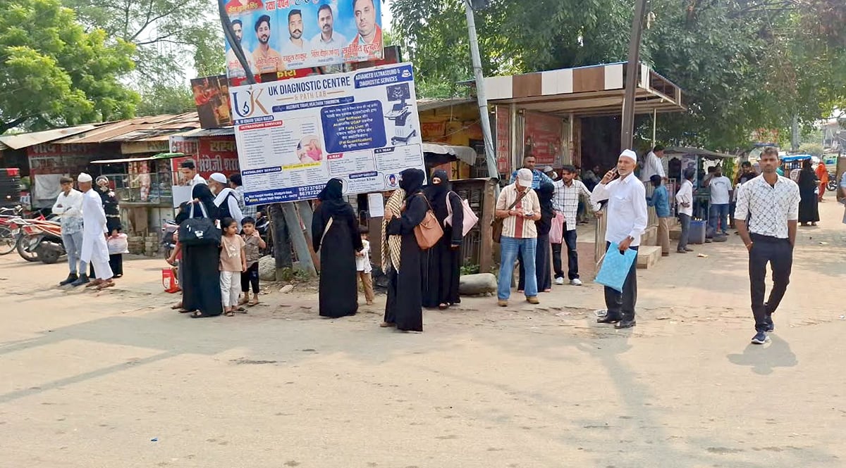 Bijnor News: आठ दशक बाद भी नहीं बना रोडवेज बस स्टैंड, यात्री परेशानी