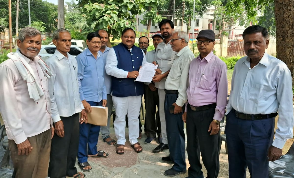 Shahjahanpur News: गन्ना शोध परिषद के वैज्ञानिकों के लिए पूर्व पेंशन व्यवस्था लागू करने की मांग
