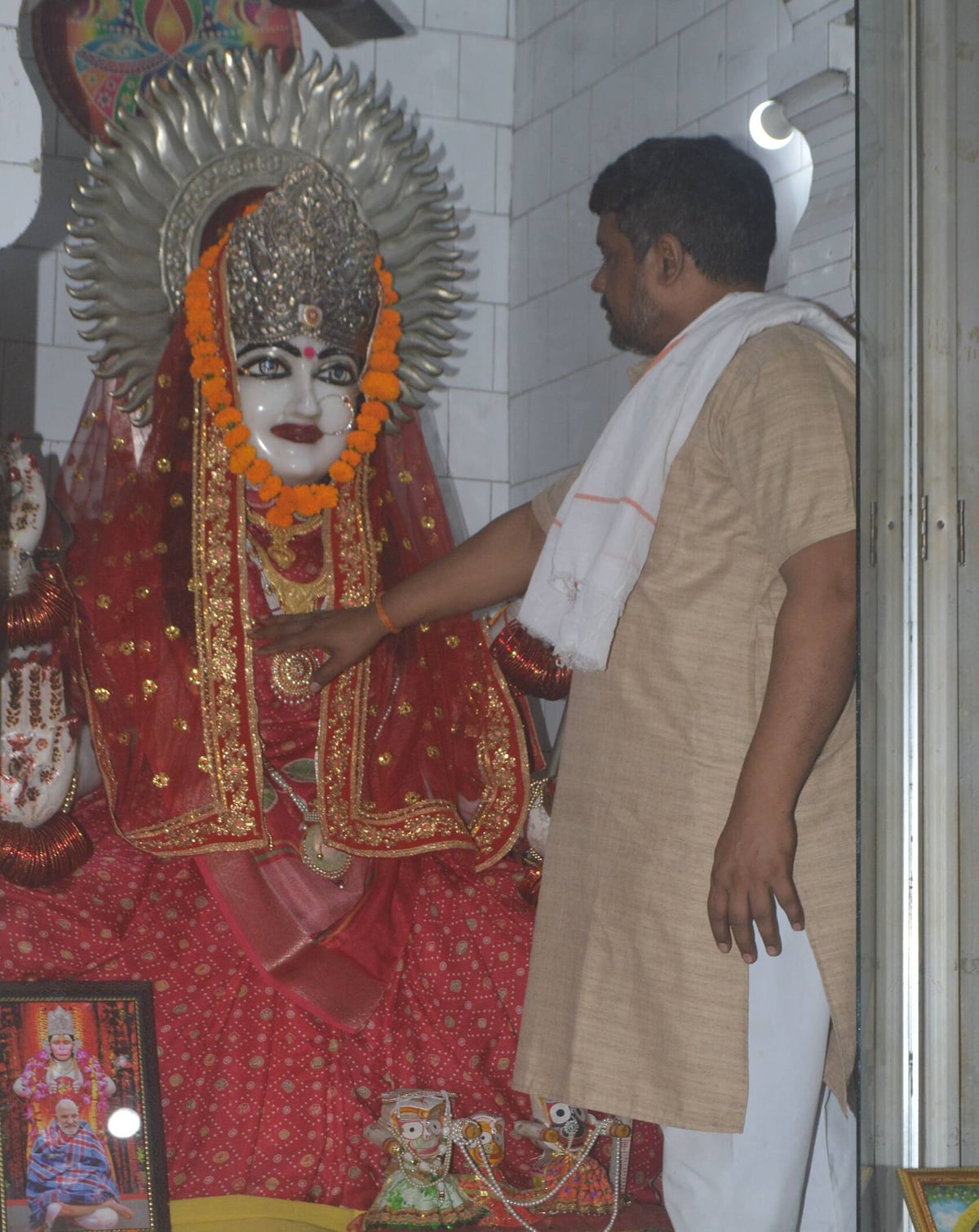 Hardoi News: श्रद्धा से खिला पूजन सामग्री का बाजार