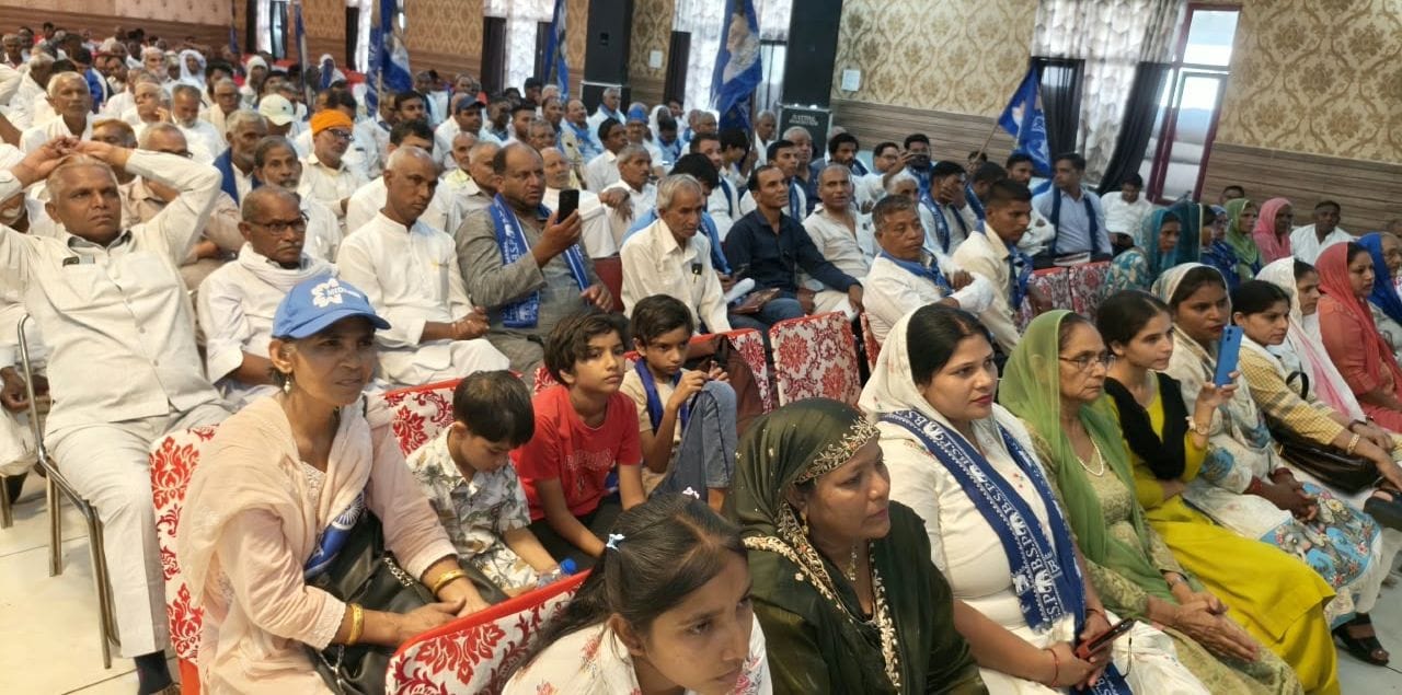 फोटो 09जेएनडी07-कांशीराम के परिनिर्वाण दिवस पर आयोजित कार्यक्रम में प्रदेशभर से पहुंचे कार्यकर्