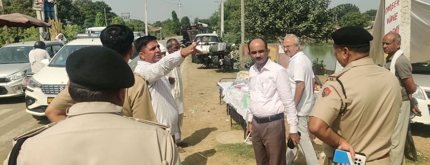 फोटो 09जेएनडी14-अमावस्या पर पांडू-पिंडारा में लगने वाले मेले को लेकर जायजा लेने पहुंचे एसडीएम स