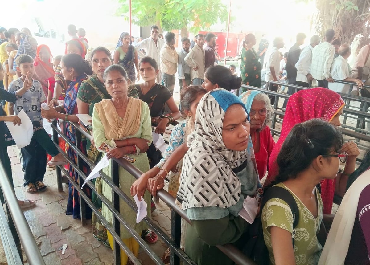 Hardoi News: बदलते मौसम में बढ़ा बीमारियों का प्रकोप, नौ दिन में मिले डेंगू के 16 मरीज