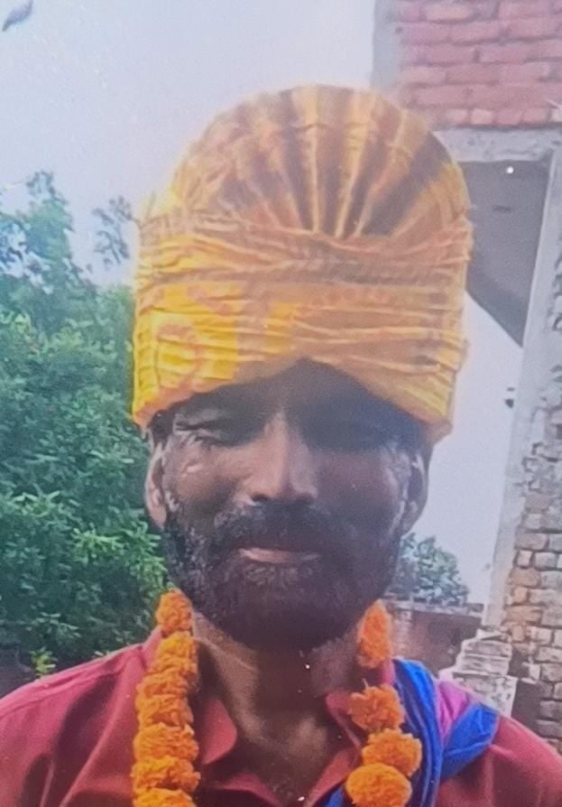 Etah News: किसान ने फंदा लगाकर दी जान
