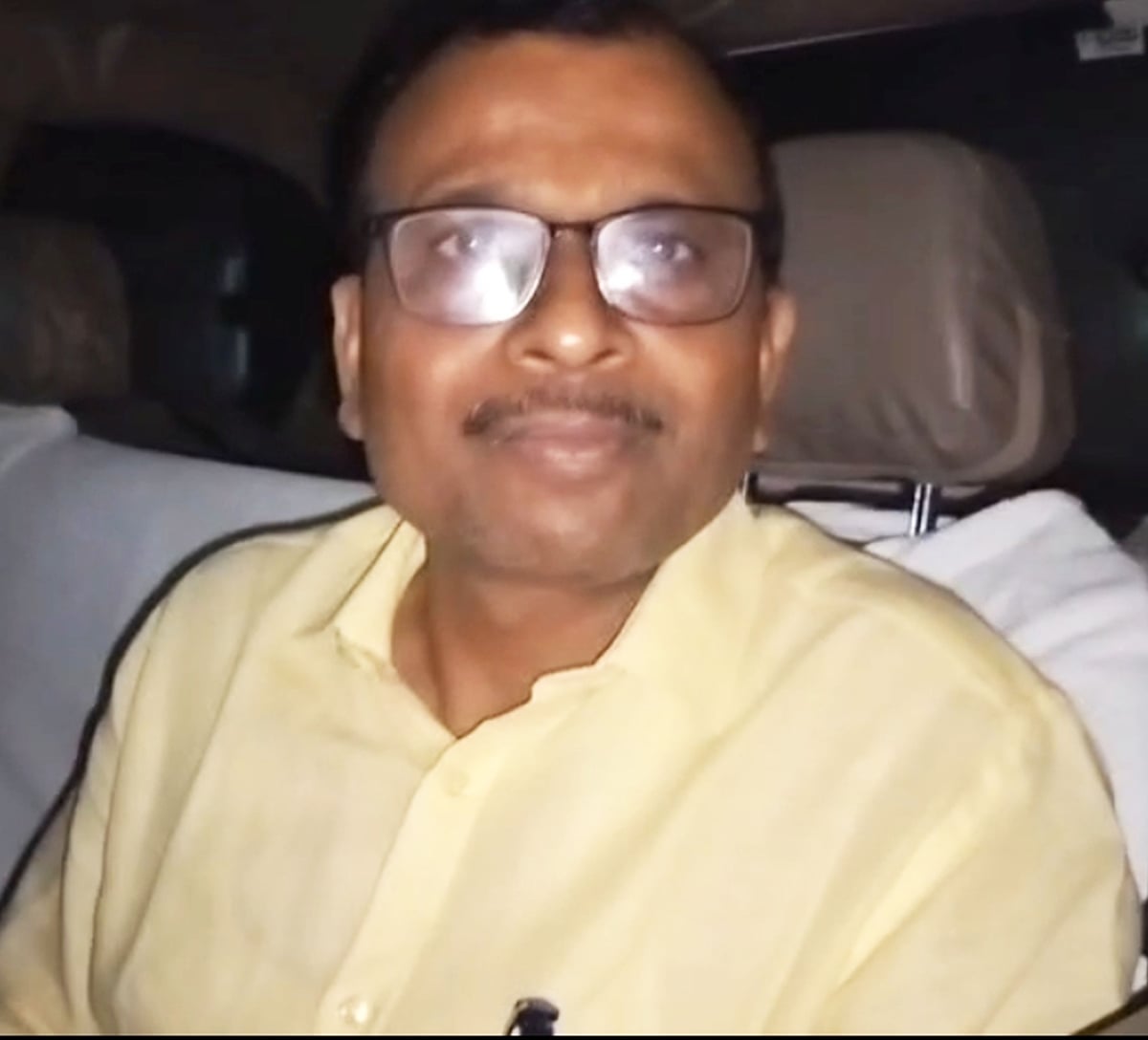 Fatehpur News: ओवरलोड ट्रक पकड़ने पर सहायक आयुक्त को धमकी, पुलिस सुरक्षा में भेजा
