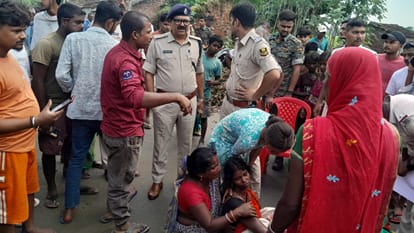 घटना के बाद रोते बिलखते परिजन