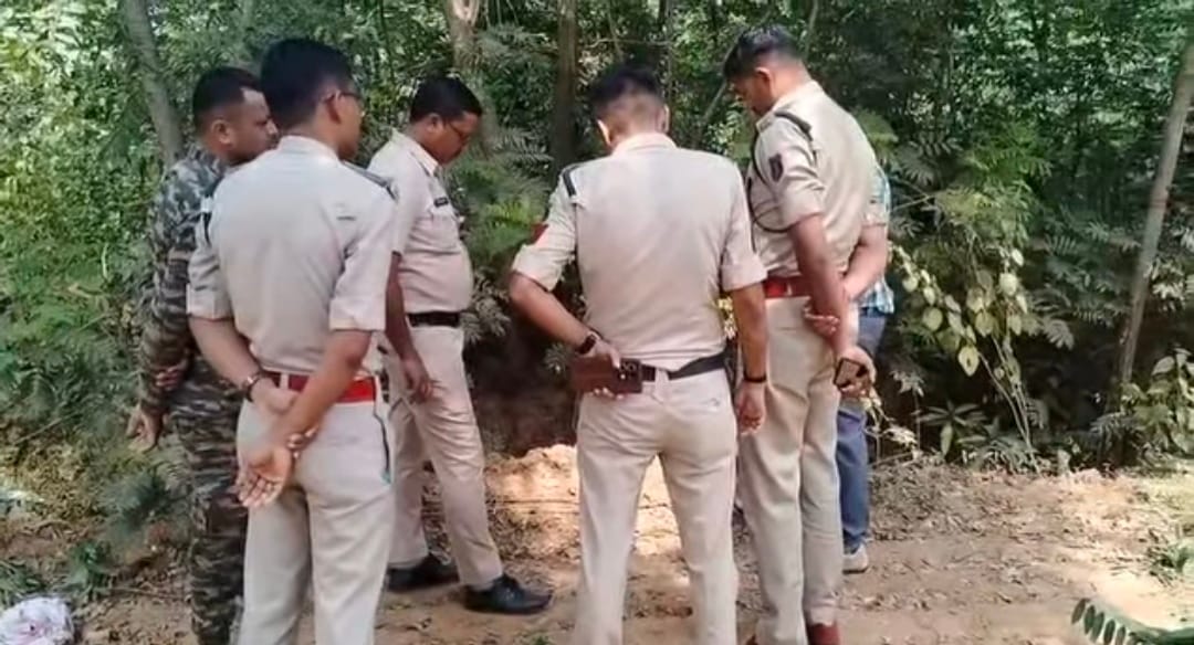 Unidentified body found in Surajpur's Mahavirpur: Shocking incident sparks panic in the area; police intensify