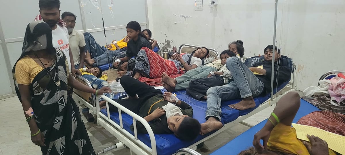 Etah News: रसूलपुर गढ़ाैली के मरीजों से भरा अस्पताल