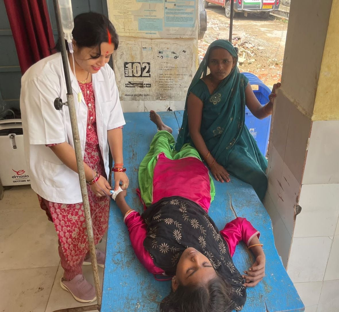 Siddharthnagar News: खुले केबल की चपेट में आकर किशोरी झुलसी
