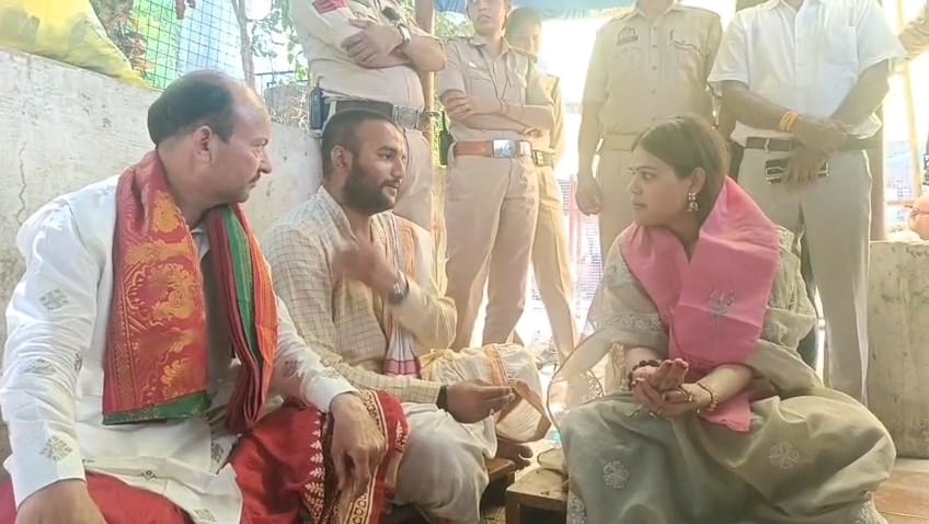 रामघाट पर ऐसे किया पिंडदान