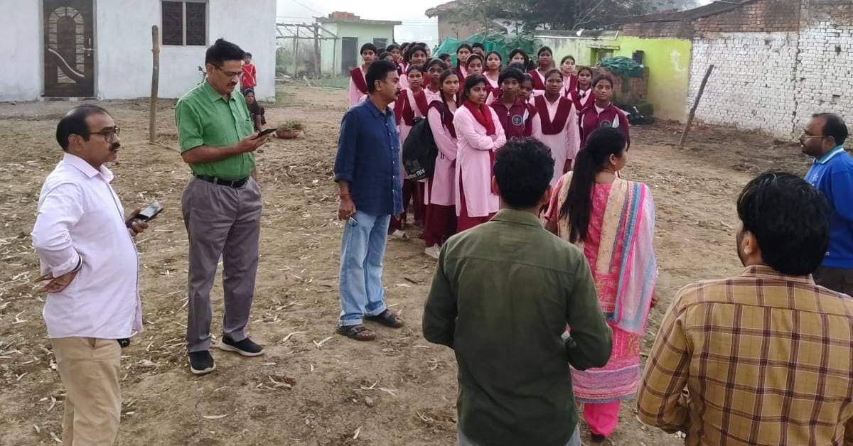 शहडोल: छात्रावासों में ऐसा क्या हो रहा कि आधी रात सड़क पर उतर रहे छात्र-छात्राएं, कलेक्टर से मिलने की जिद