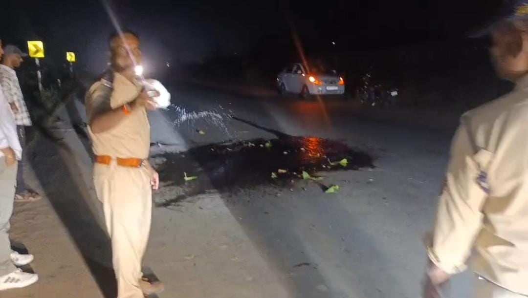 शहडोल: बुढ़ार में ट्रेलर ने स्कूटी सवारों को रौंदा, एक की मौत और दूसरा गंभीर घायल; चक्काजाम की कोशिश