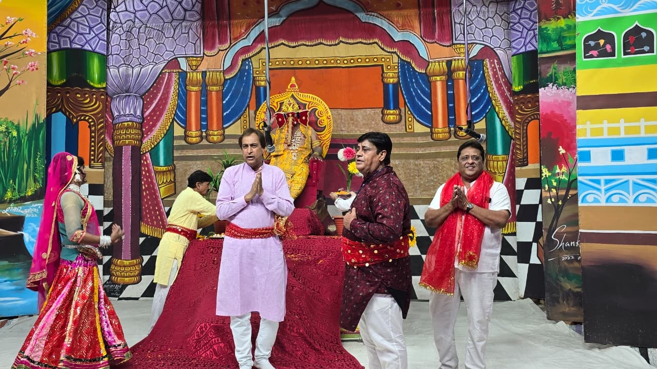श्री सनातन धर्म मंदिर मॉडल टाउन में रामलीला का मंचन करते कलाकार। संवाद