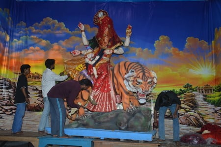 Ayodhya News: रामलीलाओं की धूम के साथ आज से रामनगरी में गूंजेंगे मां के जयकारे