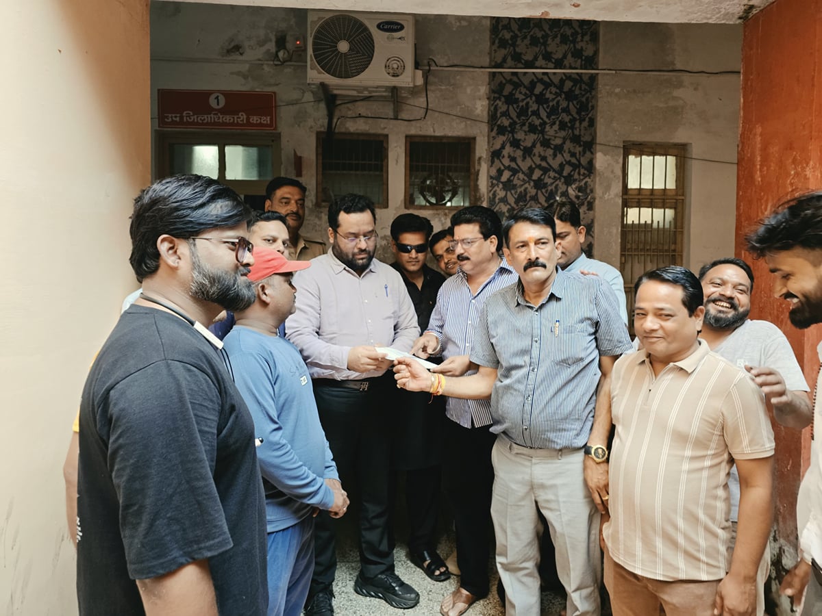 Lalitpur News: व्यापारियों ने एमडीआर के विरोध में दिया ज्ञापन