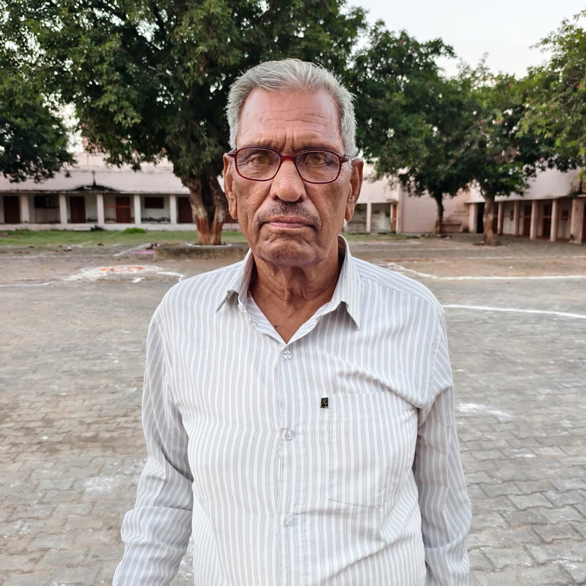 Etawah News: बाबा के बाद पौत्र निभा रहे रावण की भूमिका