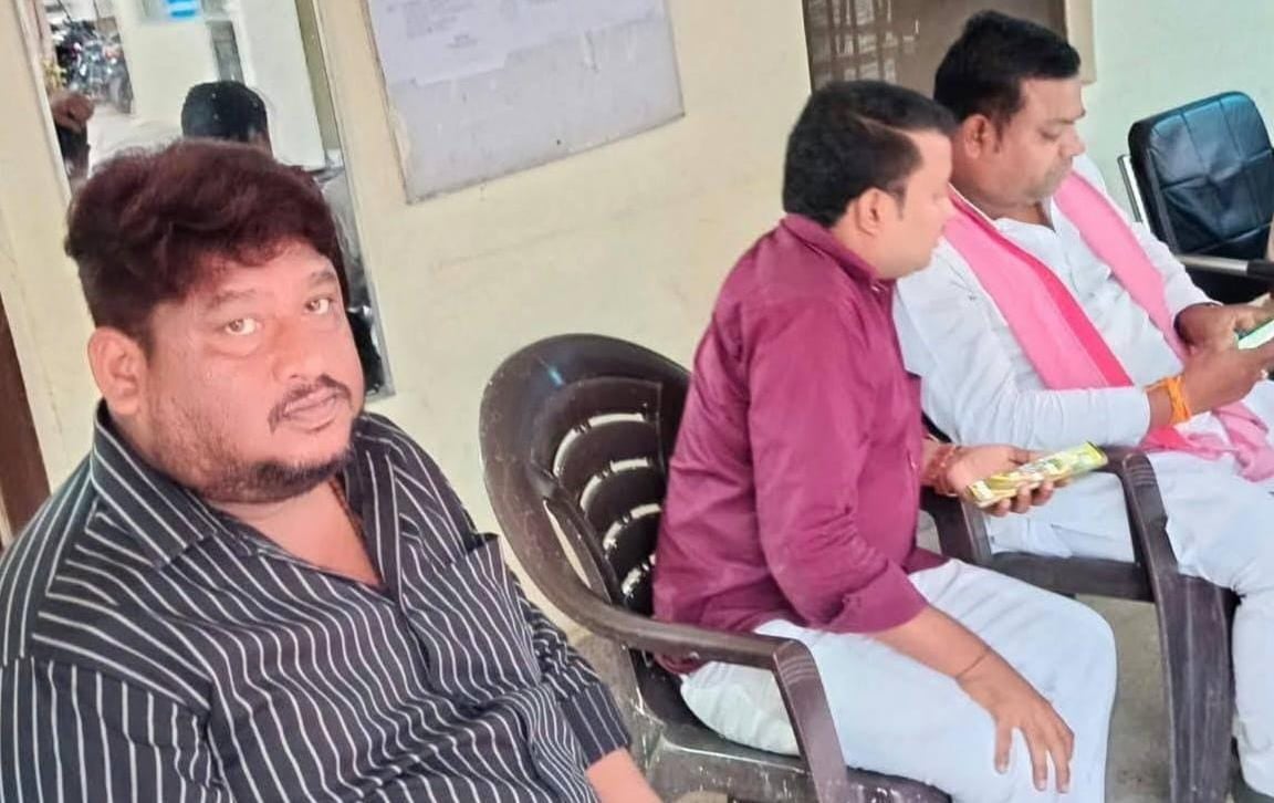 Jalaun News: सपा नेताओं समेत कई को नजरबंद करने का आरोप