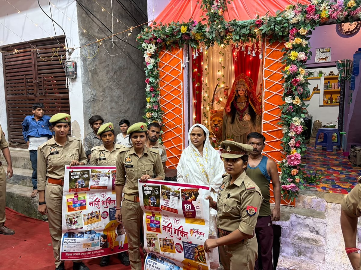 Agra News: खेरागढ़ में कलश यात्राओं से बहा भक्ति का सैलाब, गूंजे माता के जयकारे