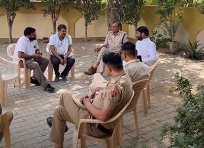 फोटो संख्या:56- कांग्रेस जिला  अध्यक्ष  सतबीर झुकिया के आवास पर तैनात पुलिस--संवाद