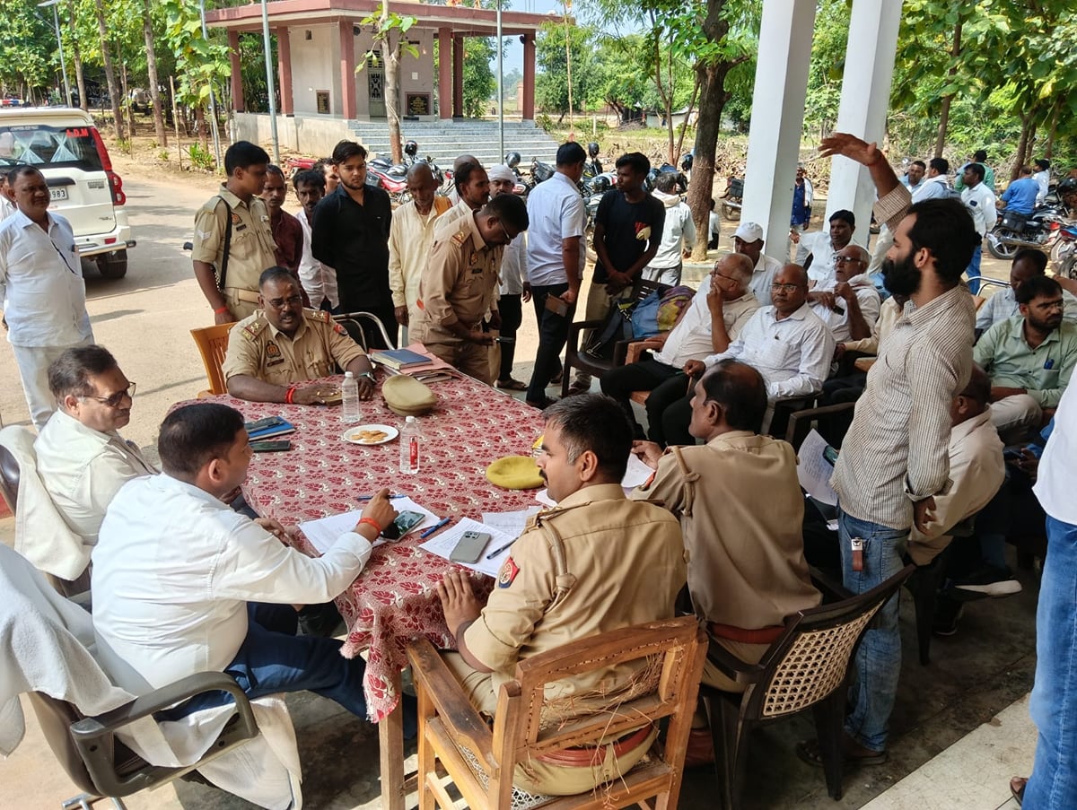 Mirzapur News: थाना समाधान दिवस - 10 से अधिक शिकायतों के बाद इंसाफ नहीं