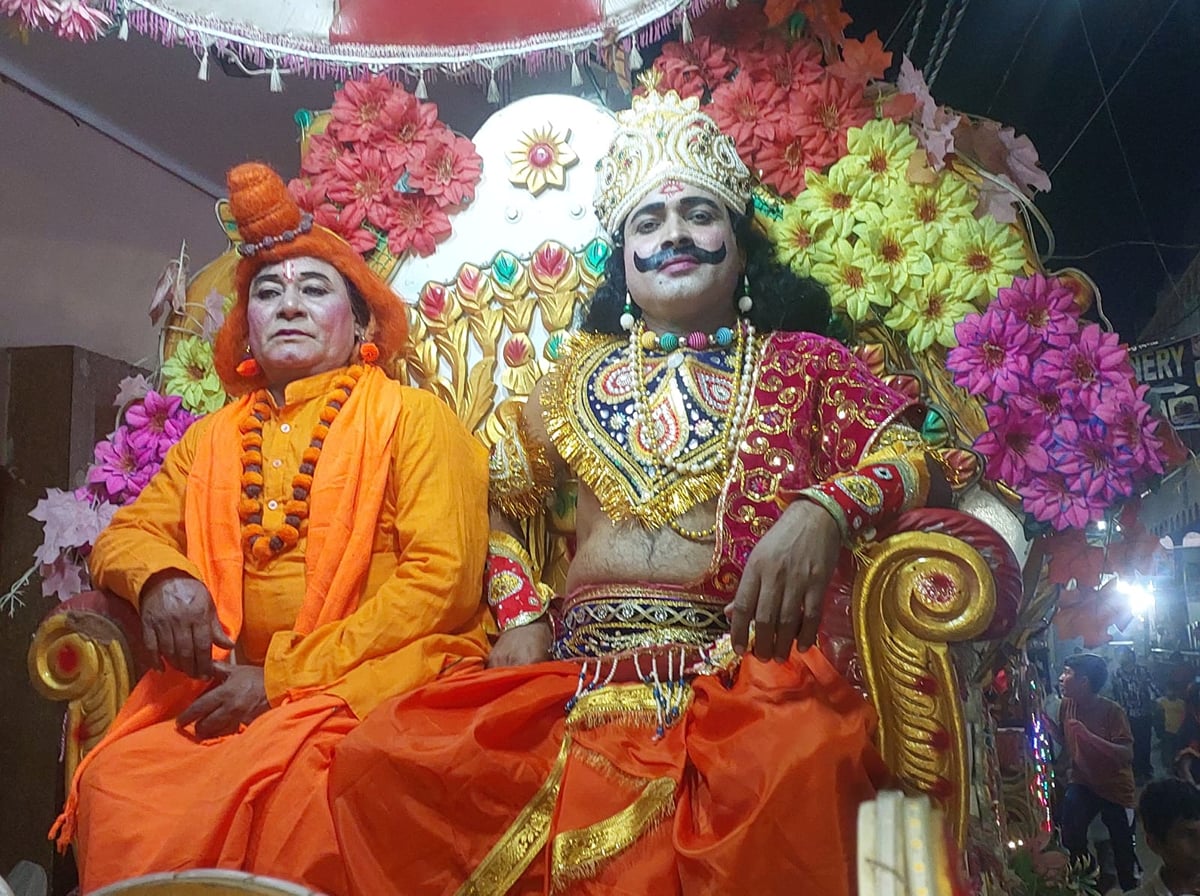 Bulandshahar News: जय श्रीराम के जयकारों से गूंजा नगर राम बरात का जगह-जगह स्वागत