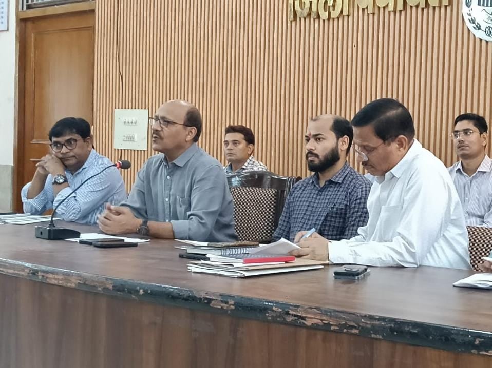 Muzaffarnagar News: विधान परिषद चुनाव के लिए बनाया कंट्रोल रूम, पहचान पत्र अनिवार्य