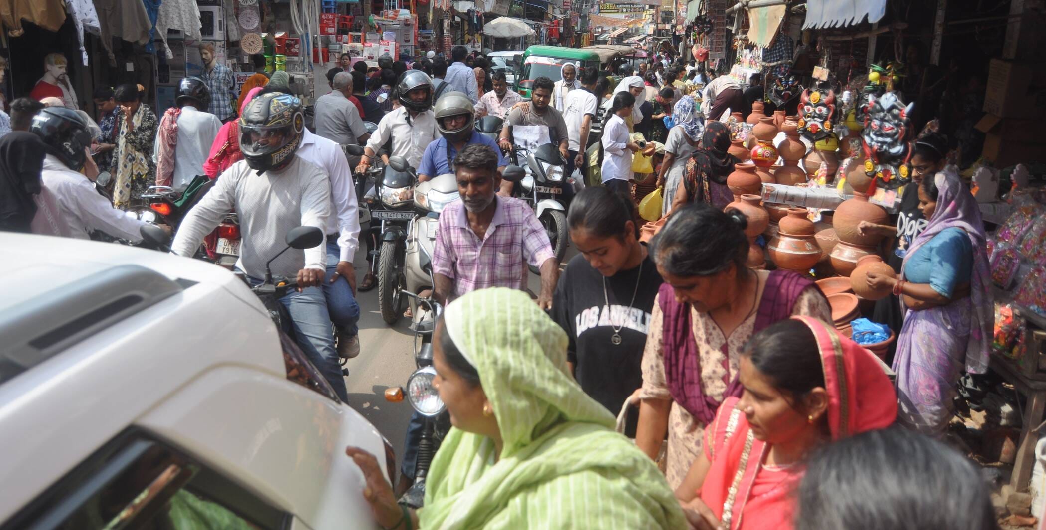 कोठी गेट बाजार में लगा जाम। संवाद