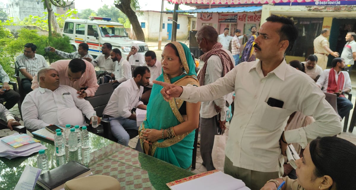 Raebareli News: साहब... भूमि आवंटन के बाद भी नहीं मिला कब्जा