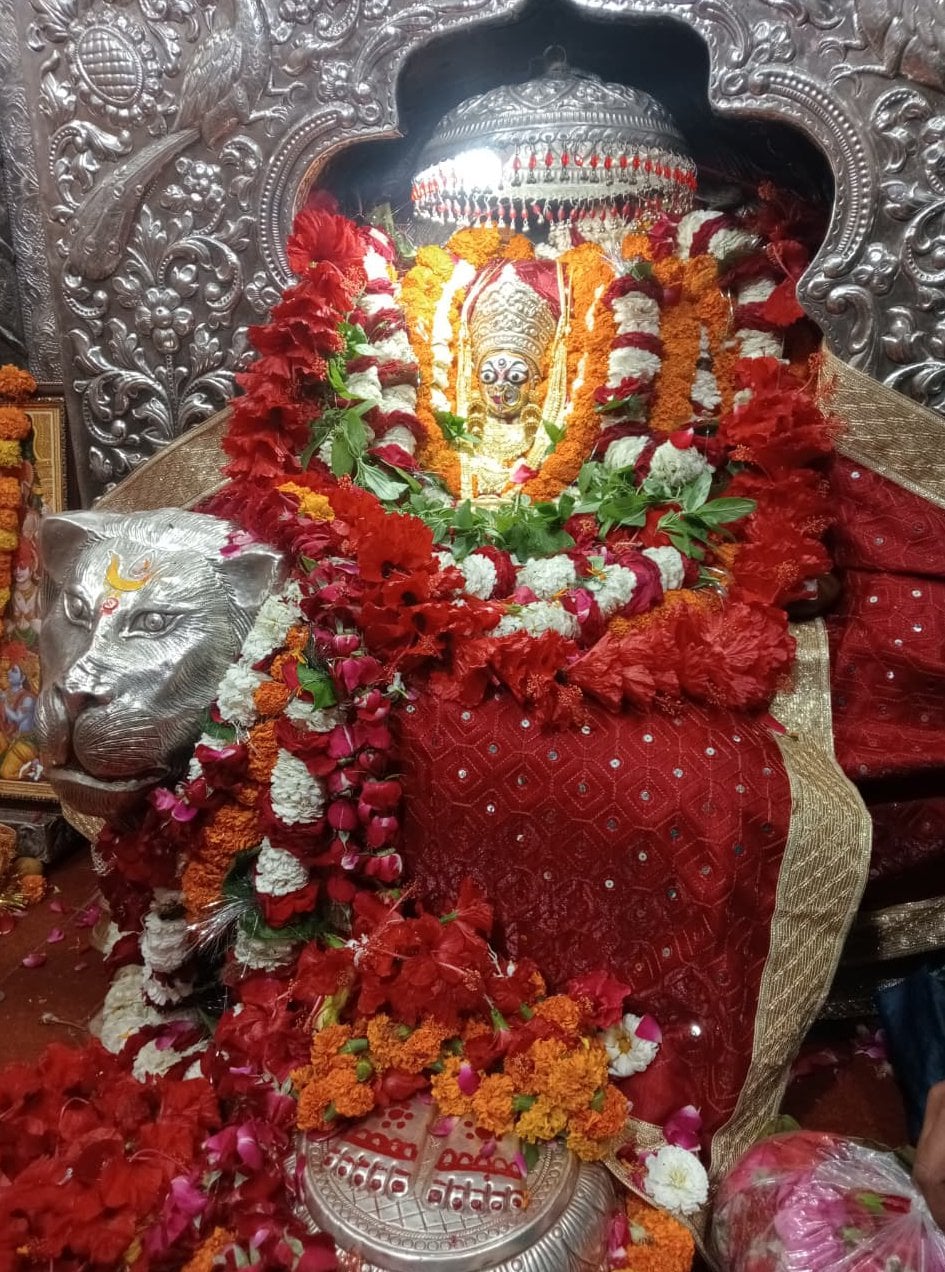 Pratapgarh News: सजे दरबार, आज से गूंजेगी मैया की जय-जयकार