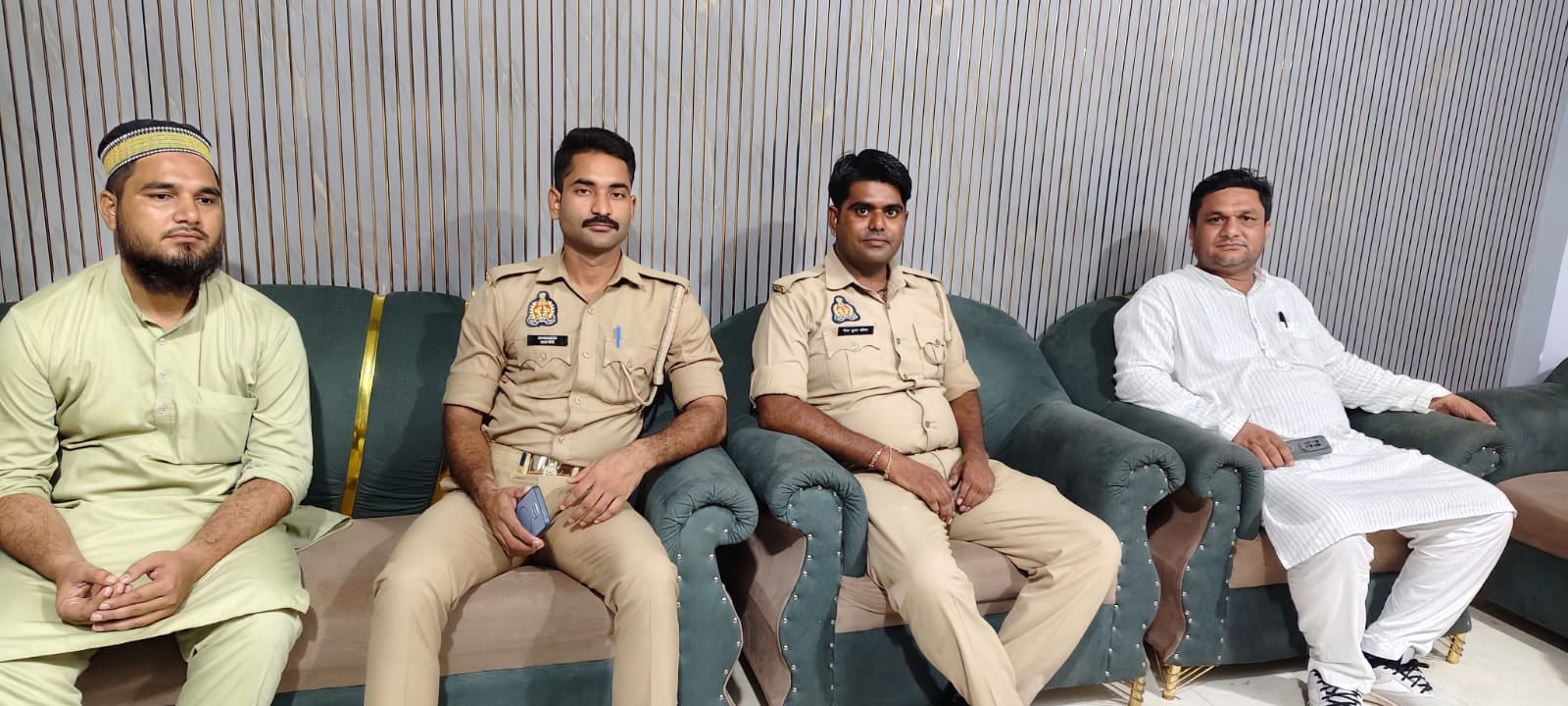 मुख्य चुनाव आयुक्त के इस्तीफे की मांग: दिल्ली जा रहे फरीदपुर के विपक्षी नेता नजरबंद। कांग्रेस क