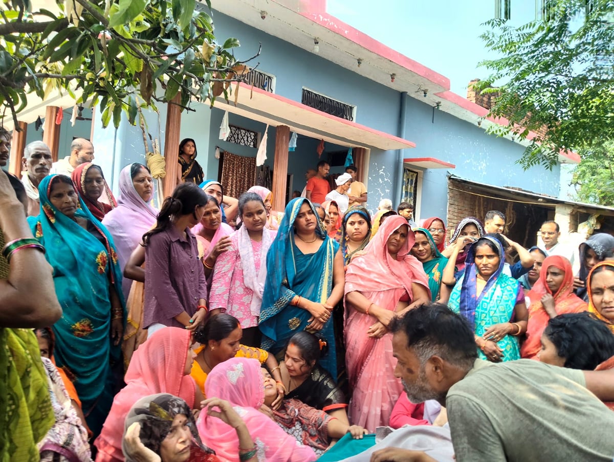 Basti News: कपड़ा प्रेस करते समय करंट से मेडिकल स्टोर संचालक की मौत